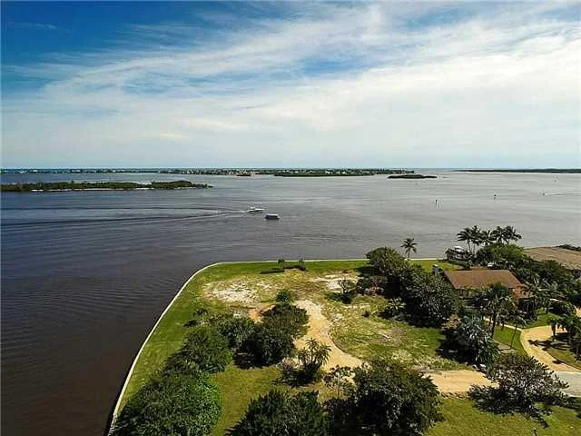 Photo of 1 N Island Road