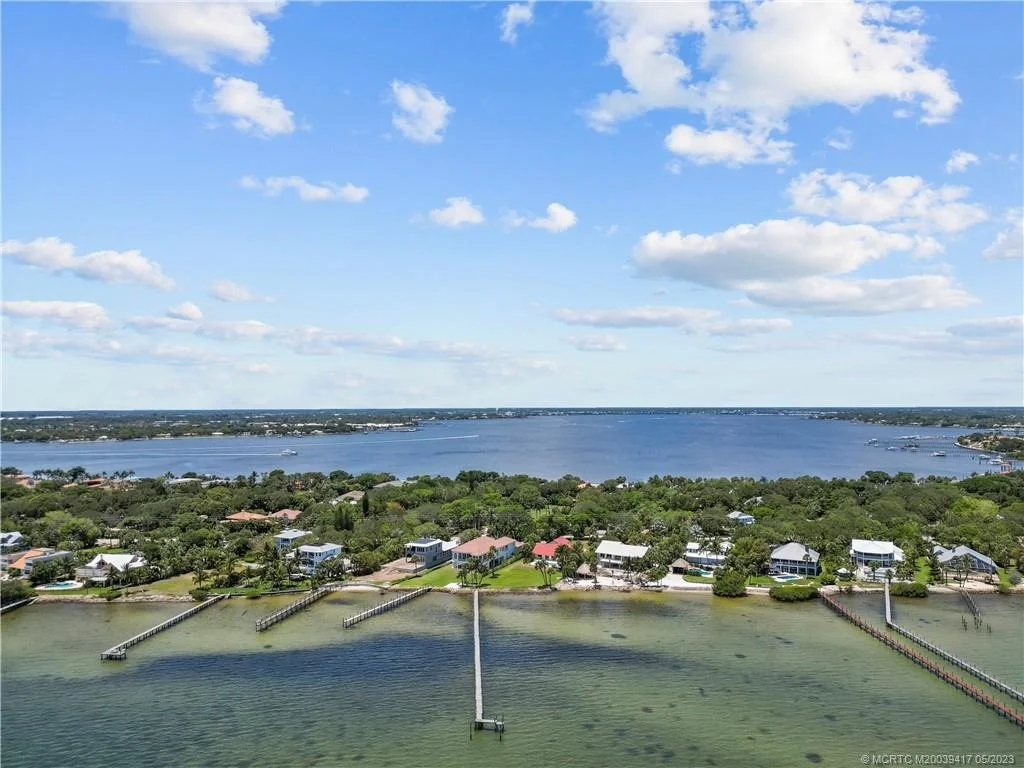 Photo of 104 N Sewalls Point Road