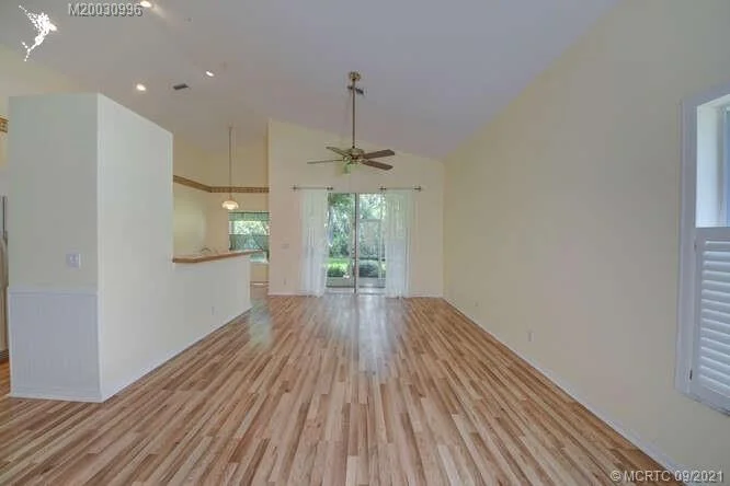 Photo of 7011 SE Cutler Trail