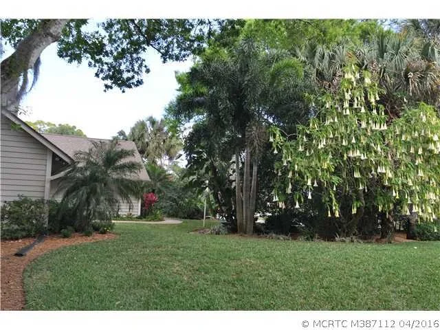 Photo of 1091 SE Buttonwood Circle