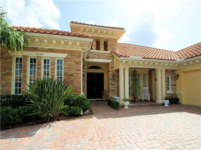 Photo of 7645 SE Laque Circle