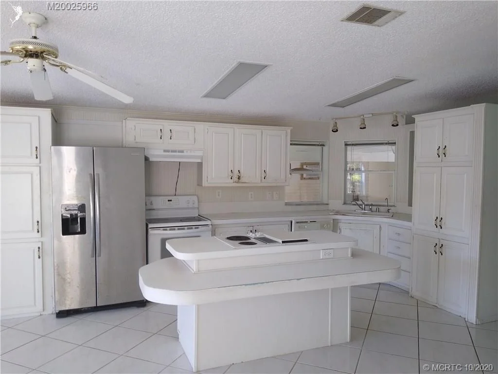 Photo of 131 SE Paradise Pl Place