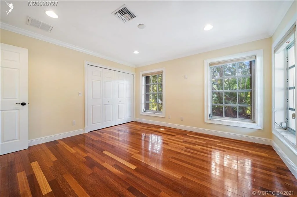 Photo of 10 Middle Road