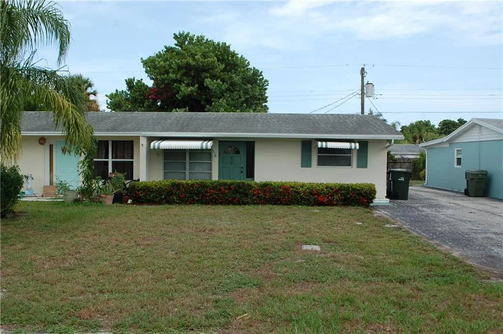 Photo of 439 SE Parkway Drive