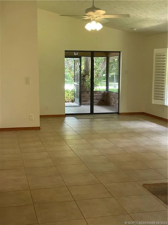 Photo of 1449 SE Mango Place