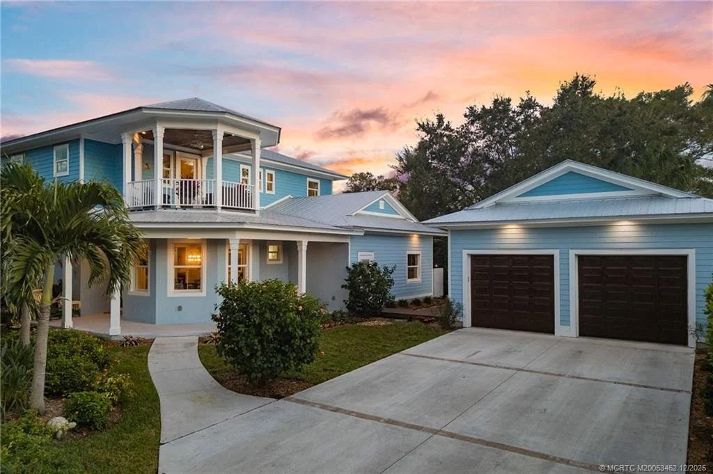 Photo of 1002 SE Riverside Drive
