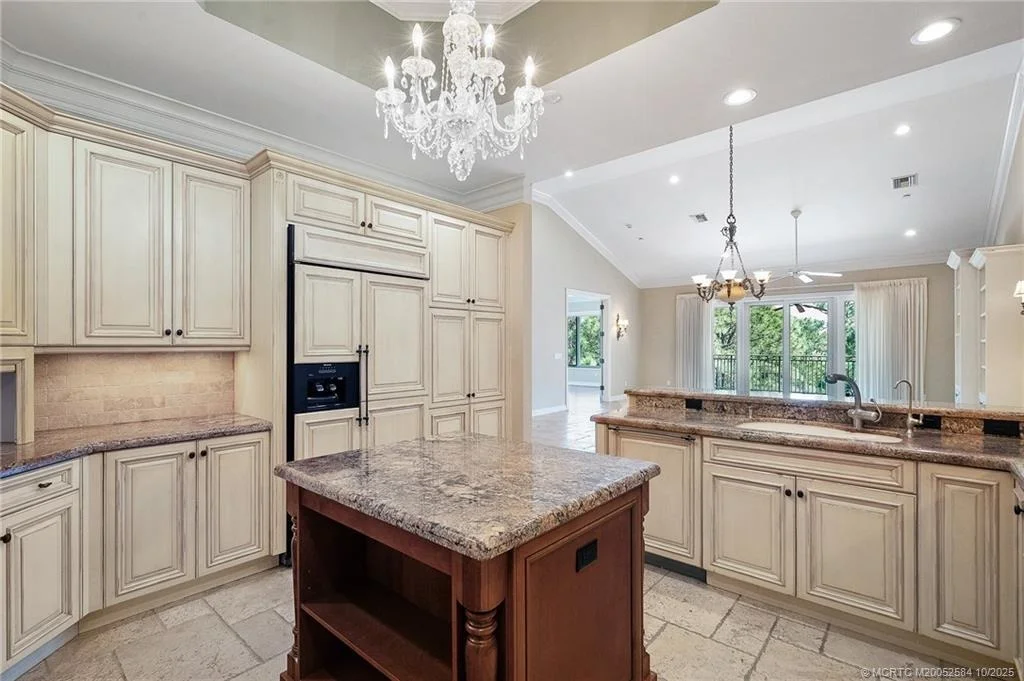 Photo of 960 SE Willoughby Trace