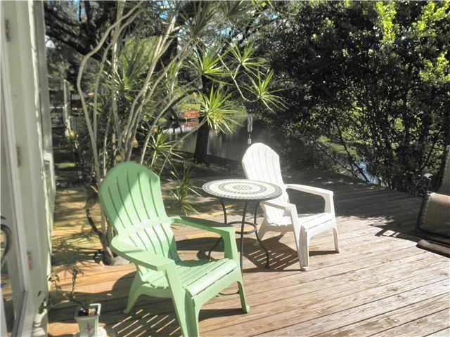 Photo of 466 SE Cardinal Trail