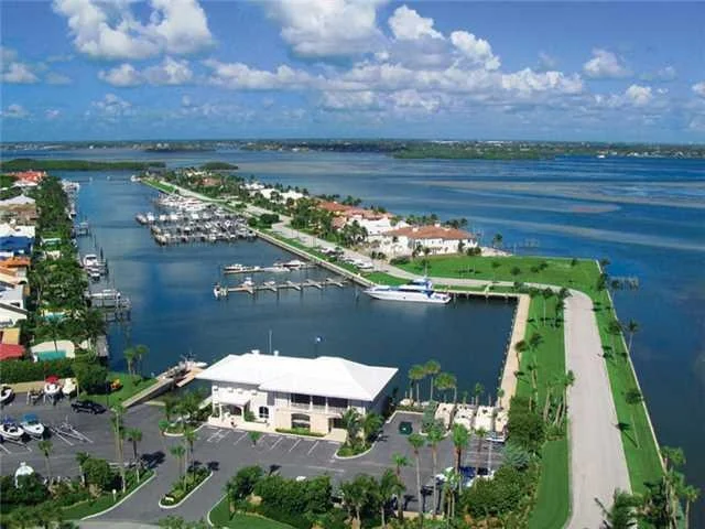 Photo of 6949 SE Harbor Circle