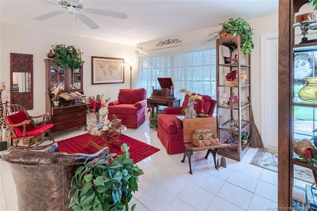 Photo of 2481 NW Everglades Boulevard
