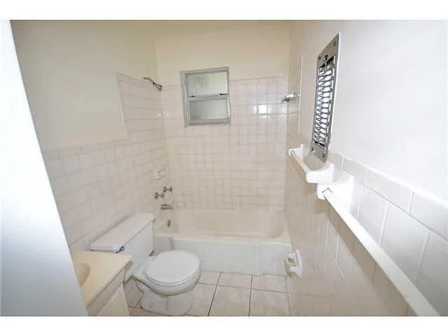 Photo of 804 SE Ocean Avenue