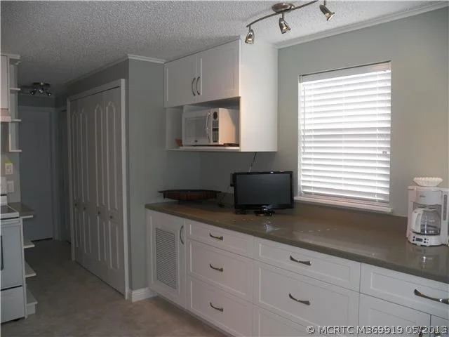 Photo of 473 Nettles Boulevard