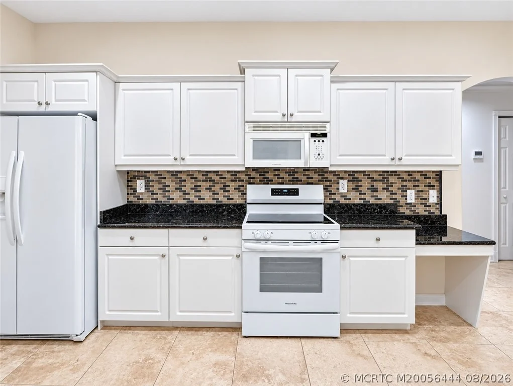 Photo of 446 NE Vanda Terrado