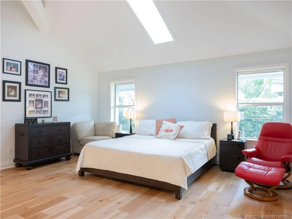 Photo of 124 SE Wells Drive