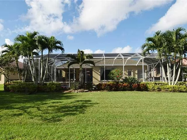 Photo of 837 SW BLUE STEM Way
