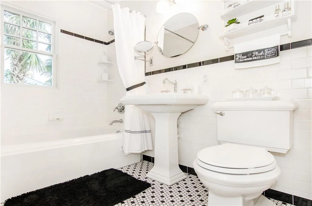 Photo of 313 SE Pelican Drive