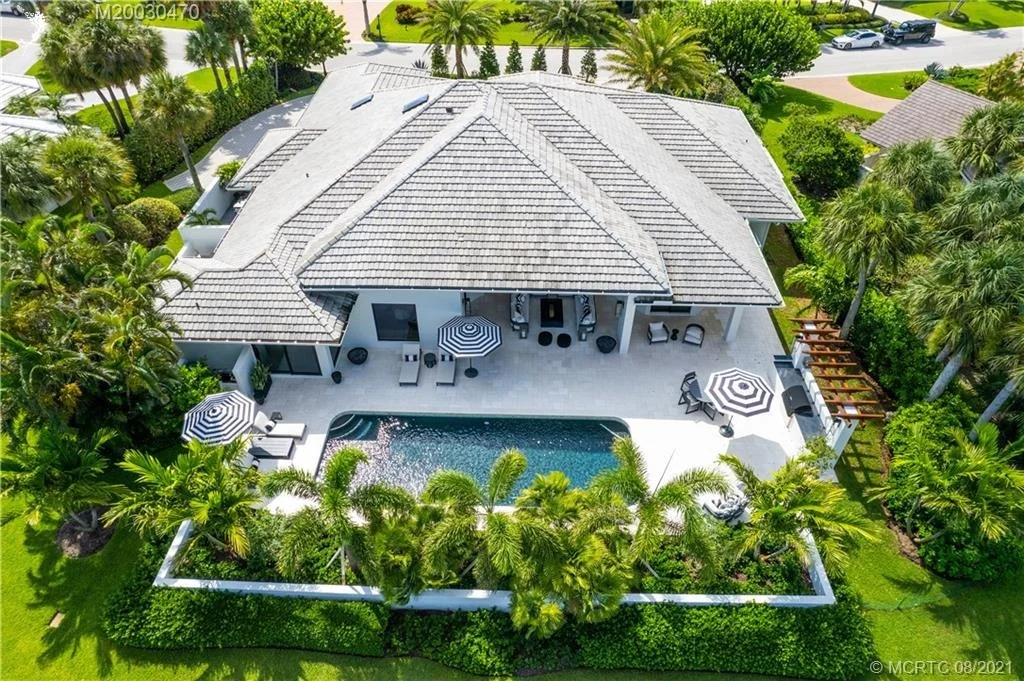 Photo of 6621 SE Harbor Circle
