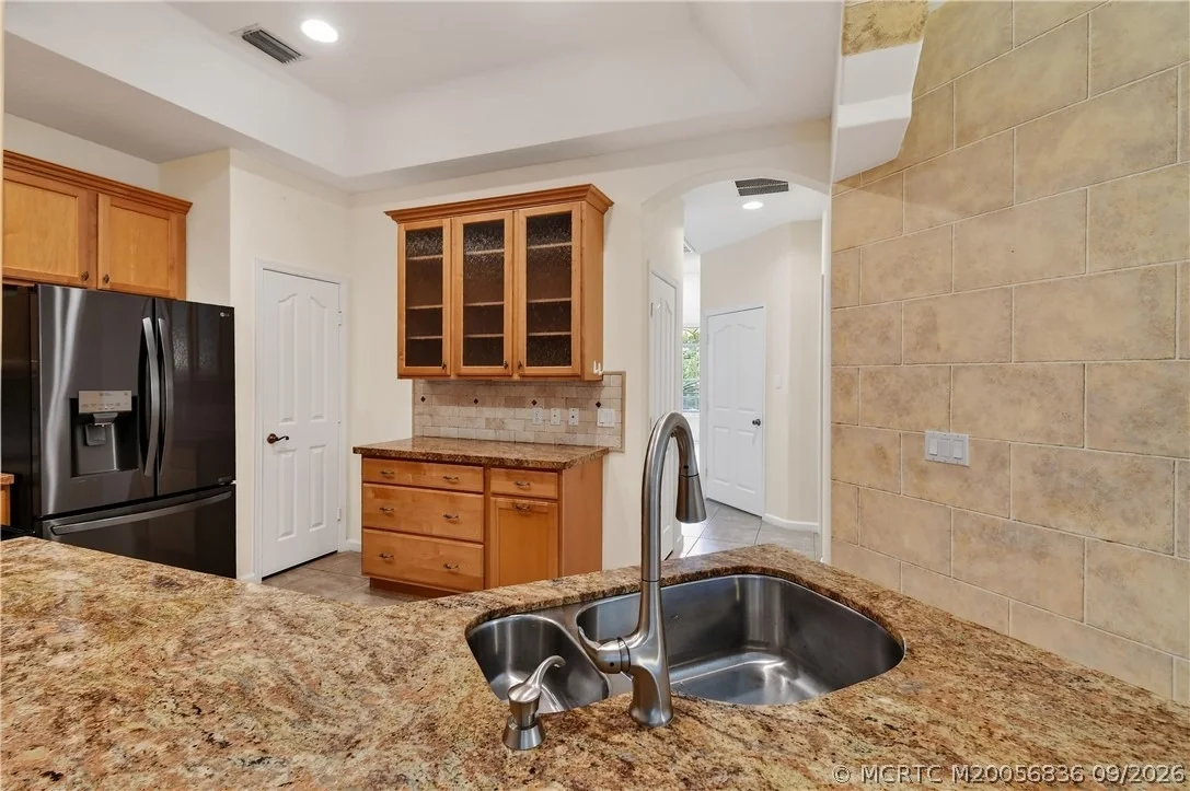 Photo of 480 NW Red Pine Way