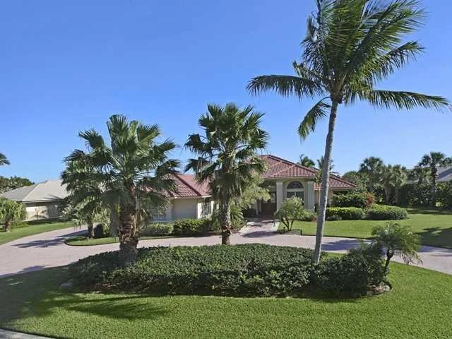 Photo of 2825 SE DUNE Drive