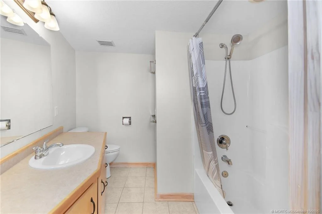 Photo of 29 Nettles Boulevard