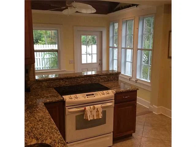 Photo of 1010 SE Riverside Drive