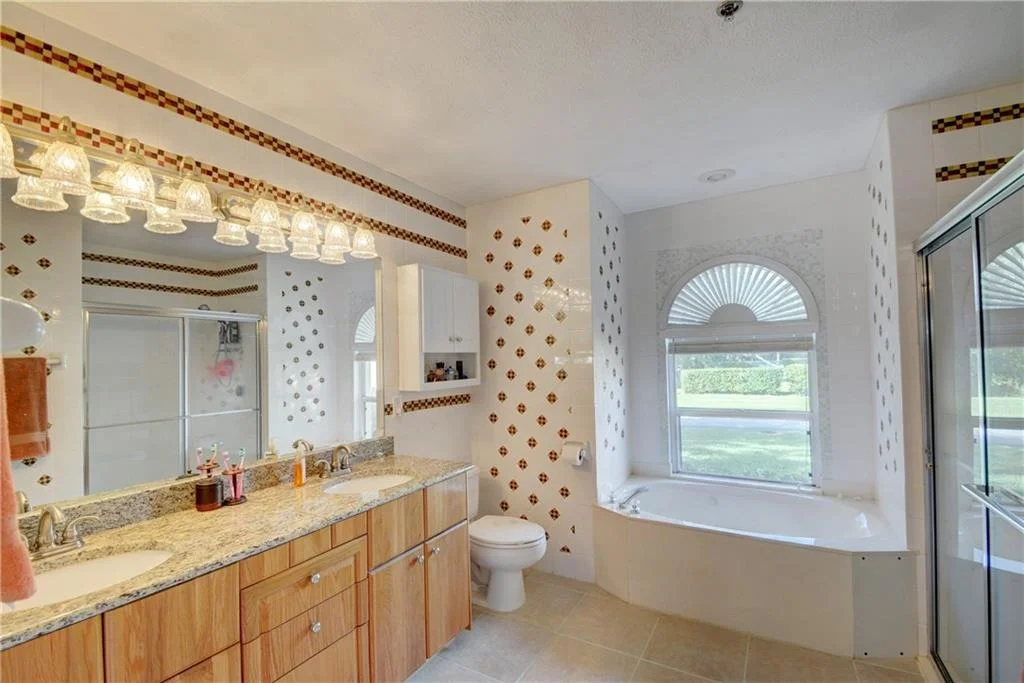 Photo of 864 SE Waterside Way