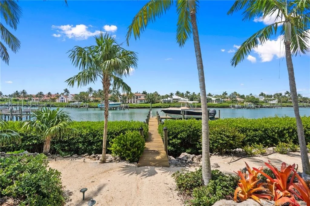 Photo of 6460 SE Harbor Circle