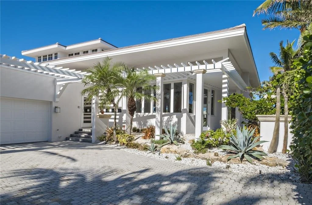 Photo of 7023 SE Harbor Circle