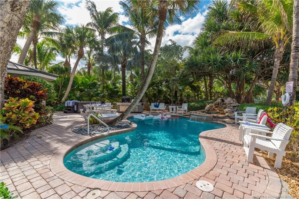 Photo of 4643 NE Ocean Boulevard