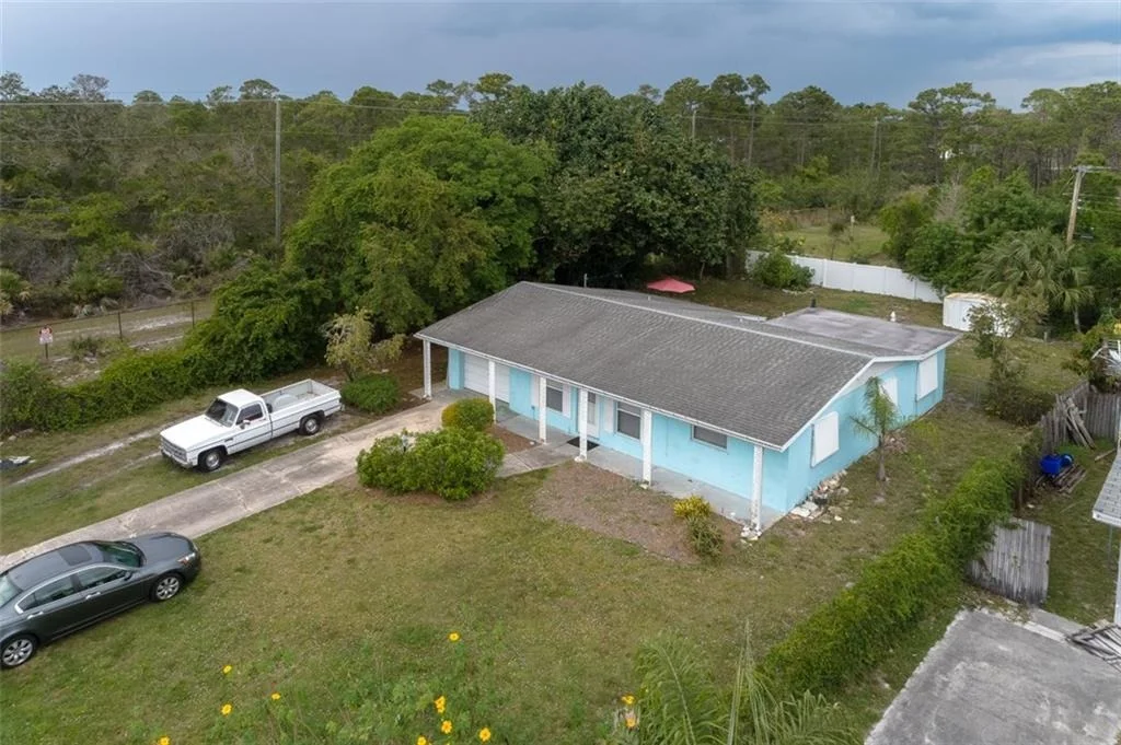 Photo of 2389 NW Sunset Boulevard