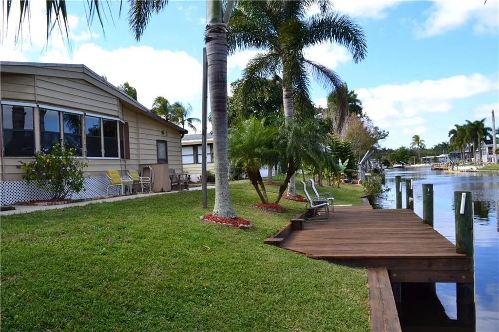 Photo of 191 SE Paradise Place