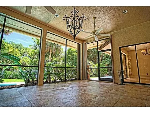 Photo of 176 S River Road
