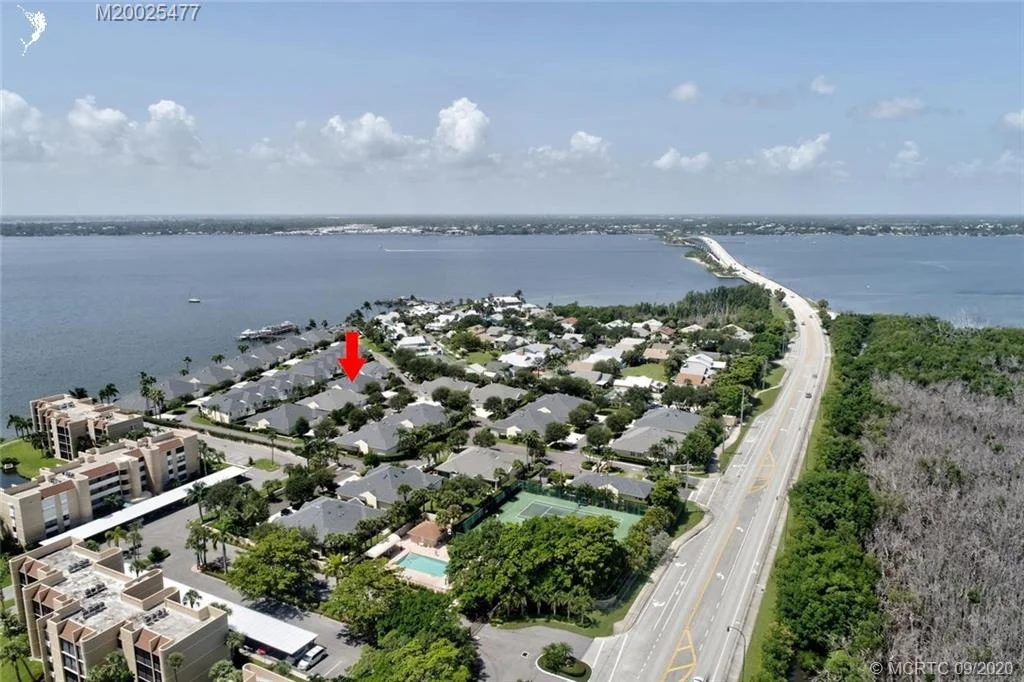 Photo of 4121 NE Moon River Circle