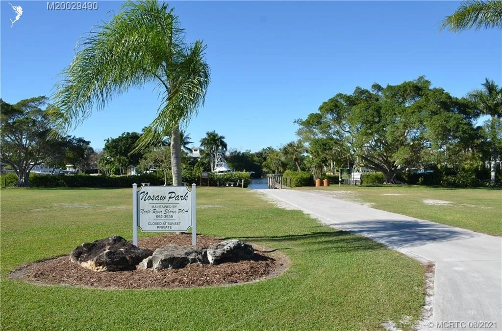 Photo of 1360 NW Lakeside Trail