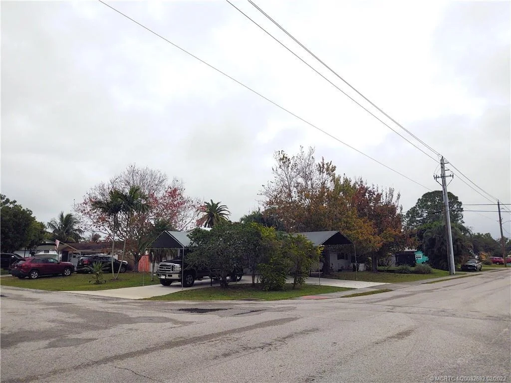 Photo of 4741 SE Edison Avenue