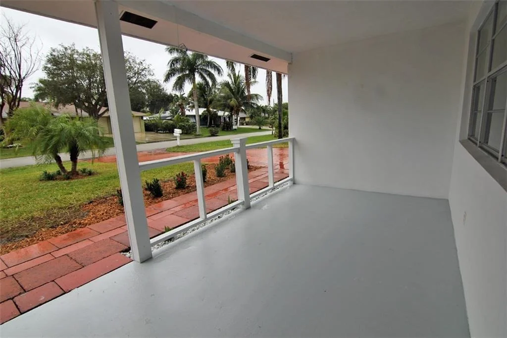 Photo of 105 Windsor Road E