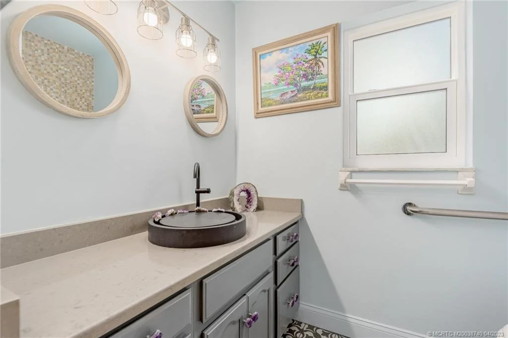 Photo of 308 SW Dyer Drive