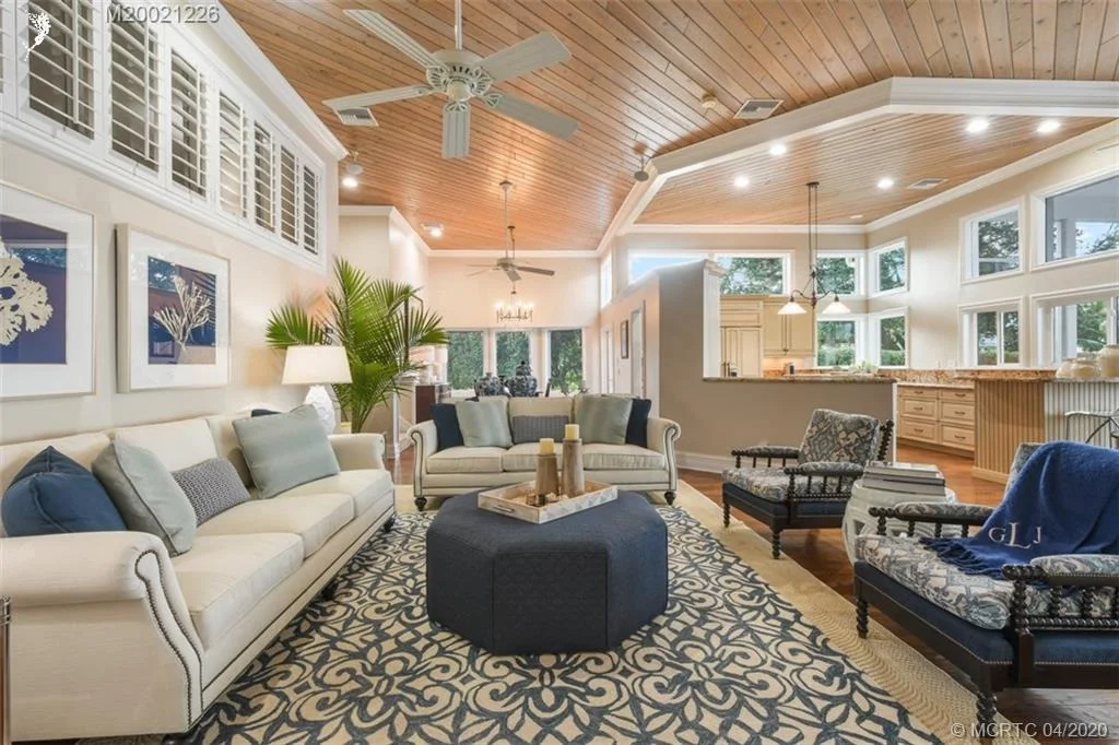 Photo of 1401 SE Riverside Drive