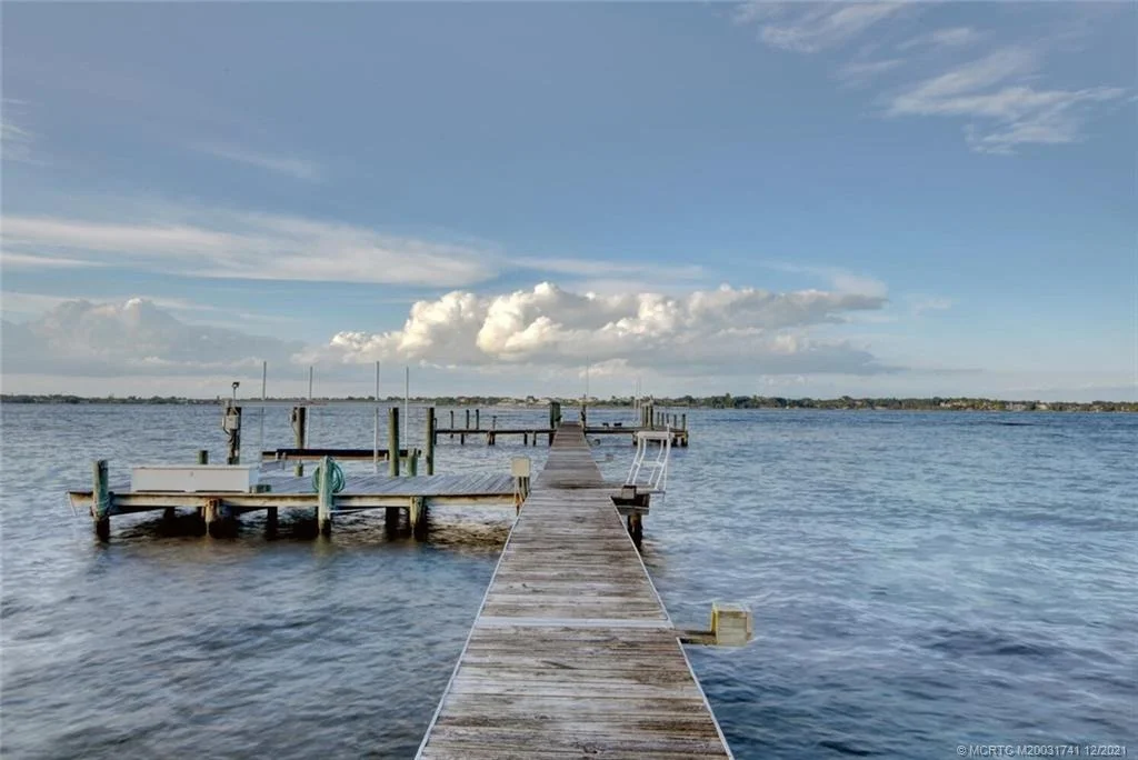 Photo of 21 SE Harbor Point Drive