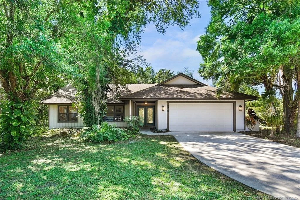 Photo of 8010 SE River Lane