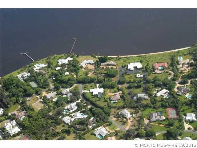 Photo of 82 SE Harbor Point Drive