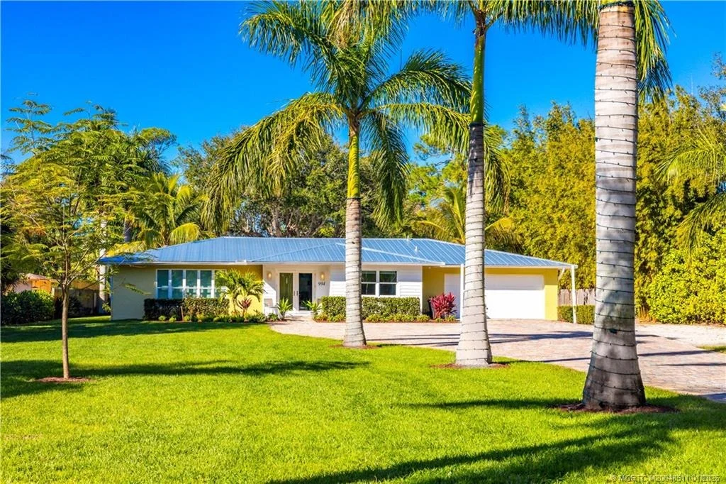 Photo of 994 NW Pine Lake Drive