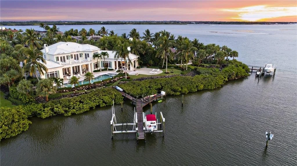 Photo of 6401 SE Inlet Way