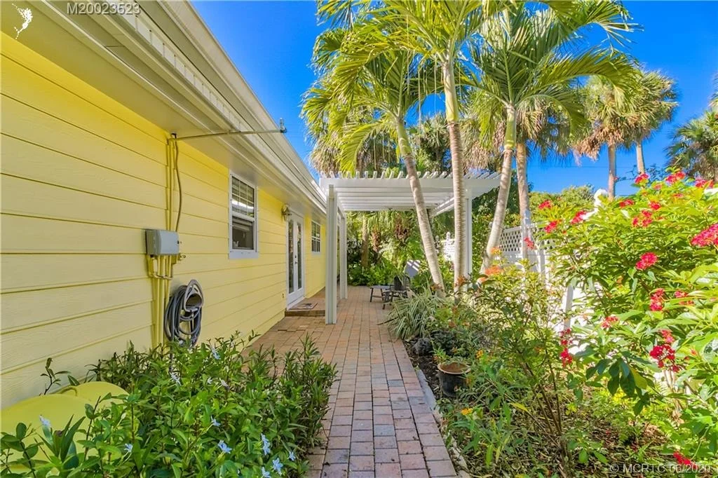 Photo of 1516 SE Mango Place