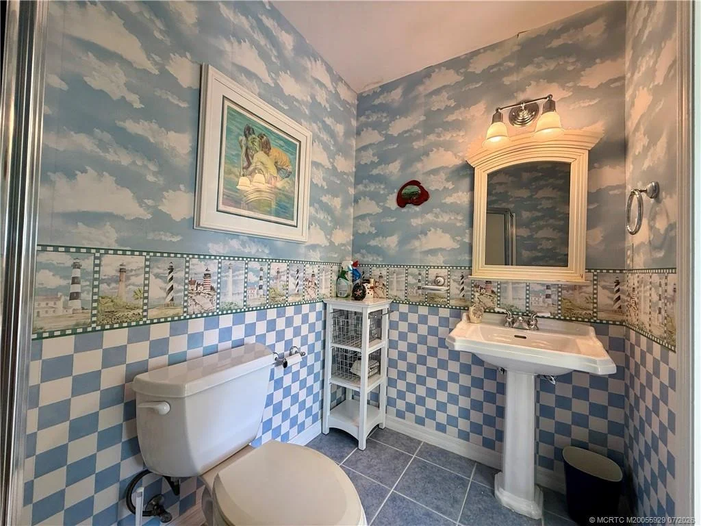 Photo of 1910 NW Cove Circle