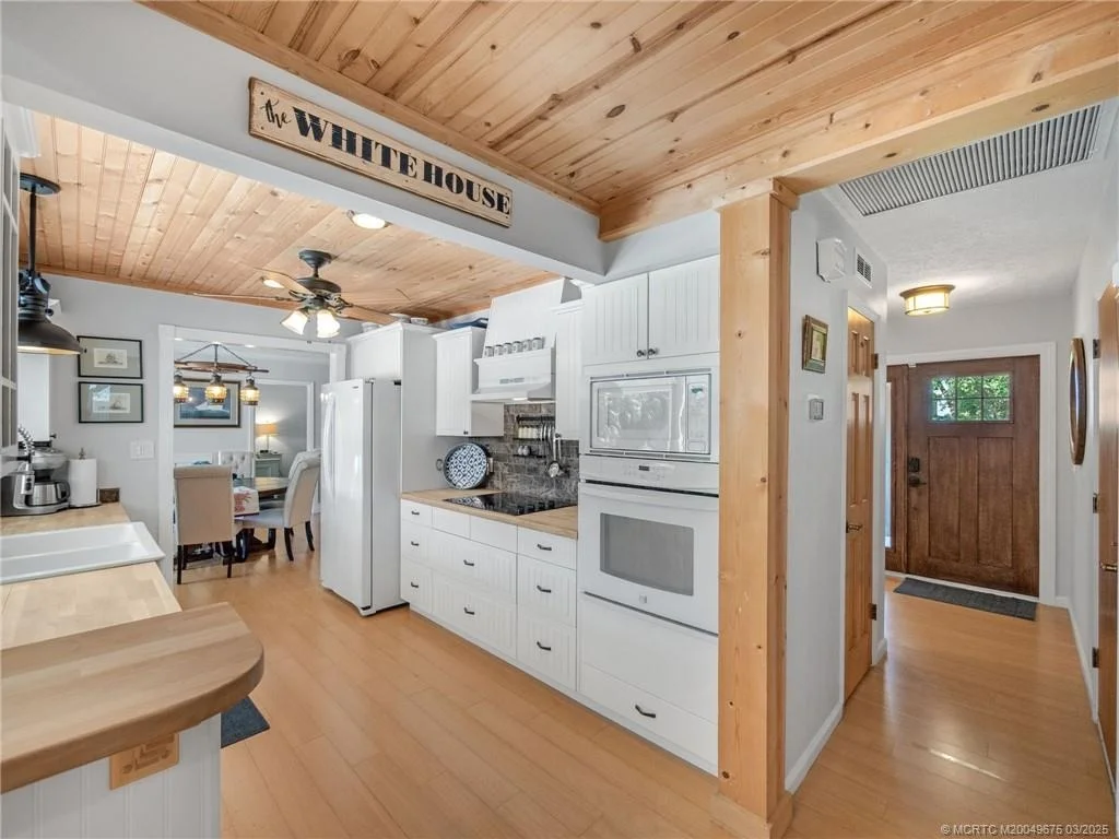 Photo of 1318 SE Riverside Drive