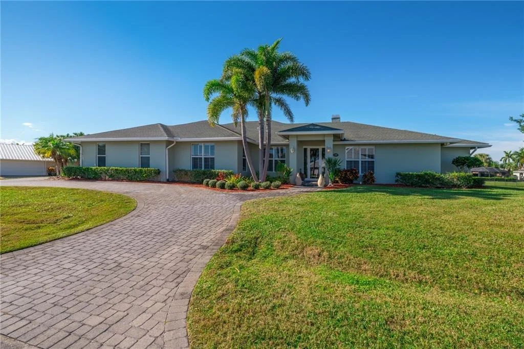 Photo of 2340 NW Bay Colony Drive