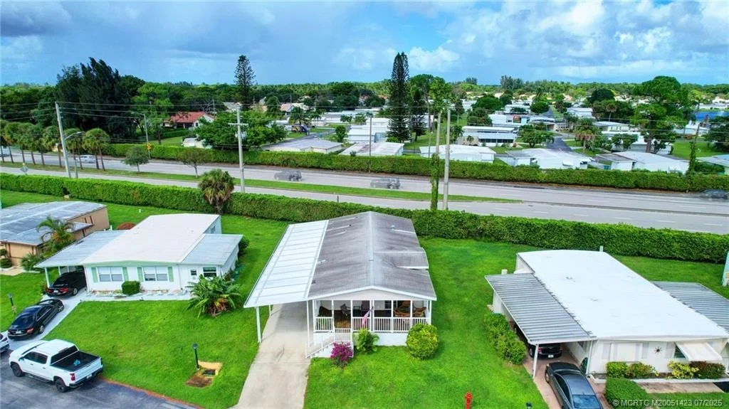 Photo of 4449 Royal Manor Boulevard