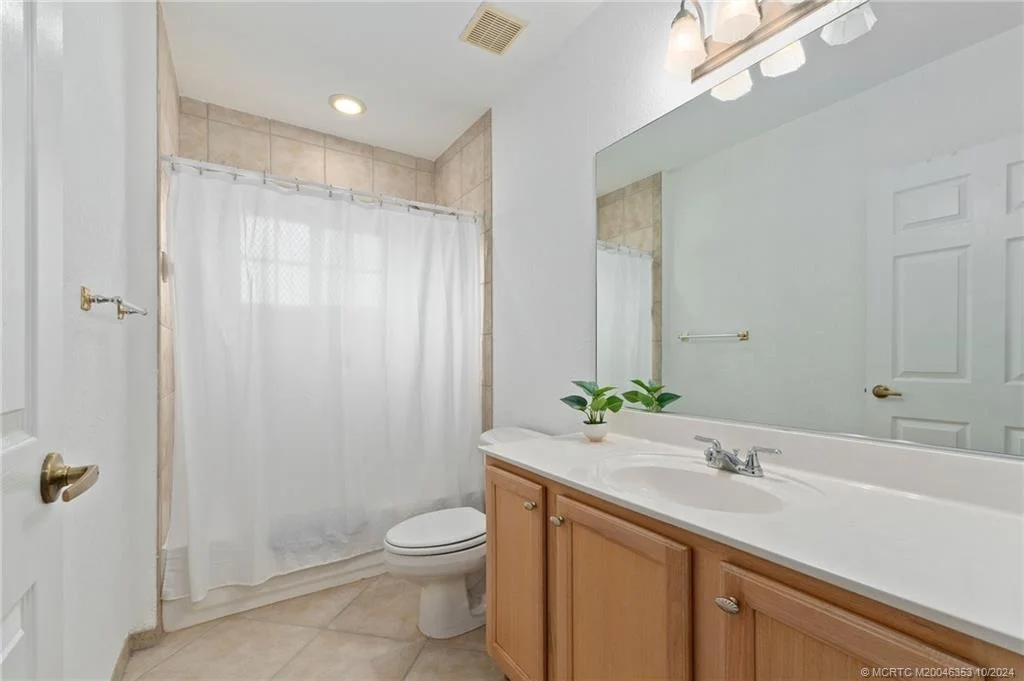 Photo of Unit 101 at 528 7th Square