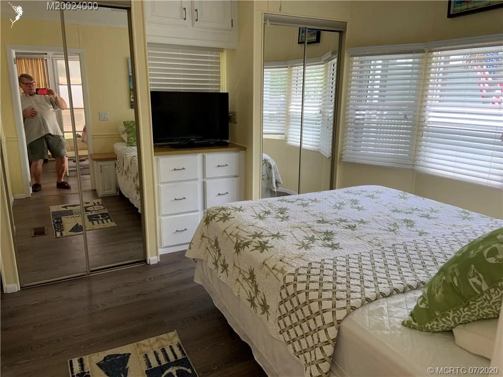 Photo of 360 Nettles Boulevard